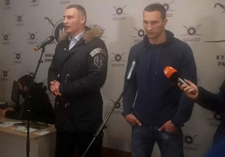 Nakon Vitalija i Vladimir Kličko se pridružio vojsci: Moramo uzeti oružje i braniti zemlju
