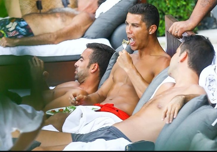 Ovo su namirnice zbog kojih je Ronaldo MAŠINA! Kuhar iz Uniteda otkrio detalje Cristianove ishrane, a svi gledaju u OVO JELO