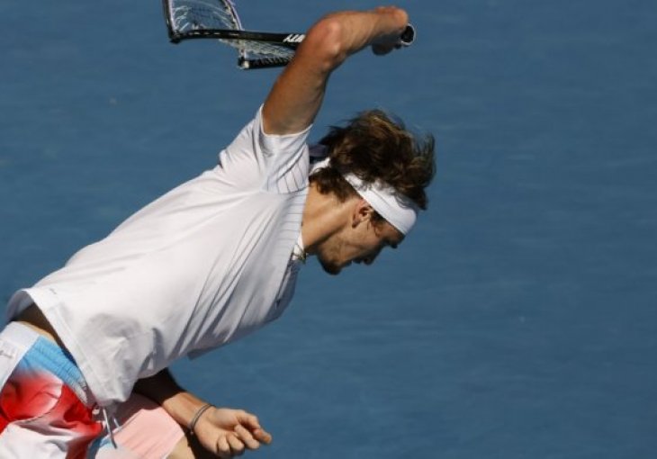 ZVEREV POGOĐEN NAKON MEČA: Deklasirao protivnika, PA DOBIO PO GLAVI (VIDEO)