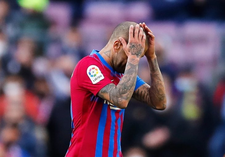 JE LI MOGUĆE DA SU MU OVO URADILI? Alves je u Barçu stigao kad je bilo najpotrebnije, a sad je saznao vijesti koje su razbijesnile sve ljubitelje nogometa
