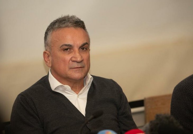 SRĐAN ĐOKOVIĆ NAKON JEDNE VIJESTI POTPUNO VAN SEBE, NIJE SE MOGAO KONTROLISATI: Sram vas bilo, po hiljadu puta!