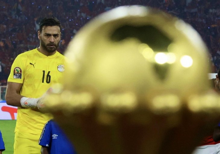 Golman Egipta zaboravio flašu na terenu nakon finala, a pronašli su je redari i ostali u ČUDU (VIDEO)