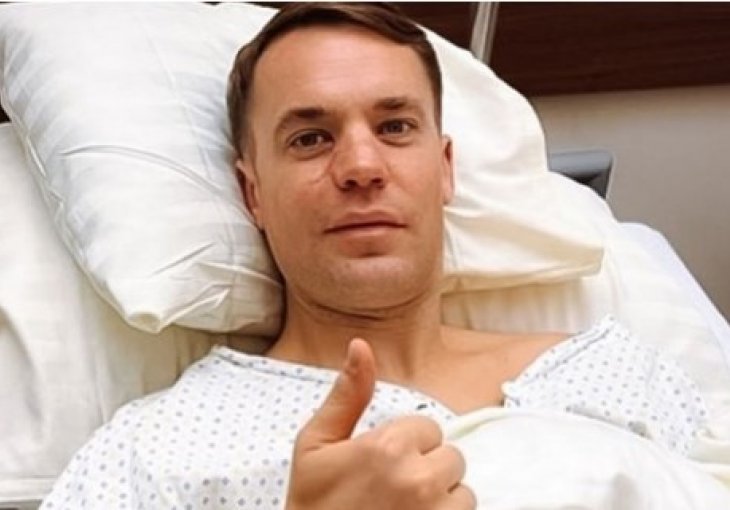 Neuer se javio iz bolnice.: