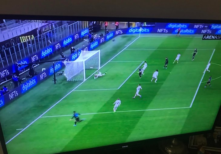 DERBI TEK POČEO, A INTER VEĆ VODI Meazzom odjekuje Edin Džekooooo: Sjajan pogodak Dijamanta, odlična asistencija Hvata (VIDEO)