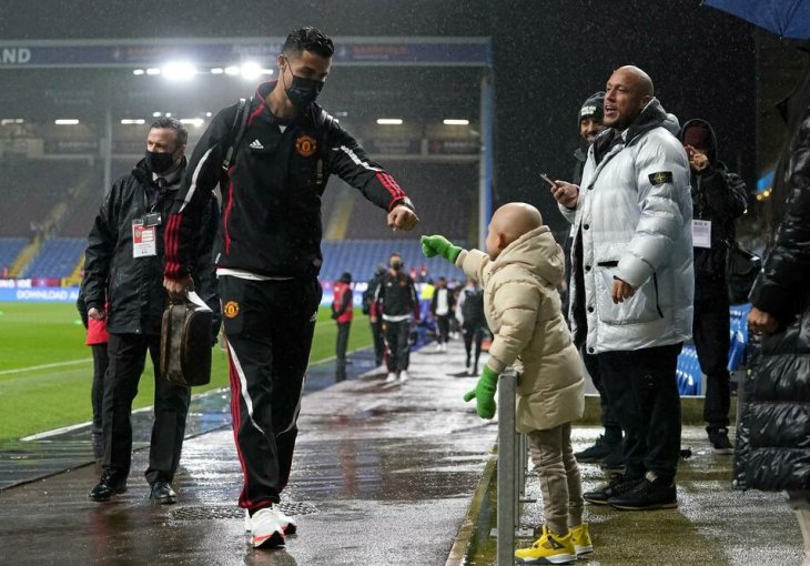 RONALDO VELIKOG SRCA! Slika koja je dirnula cijeli svijet: Fudbaler podijelio fotku i napisao nešto što je RAZNJEŽILO PLANETU (FOTO)