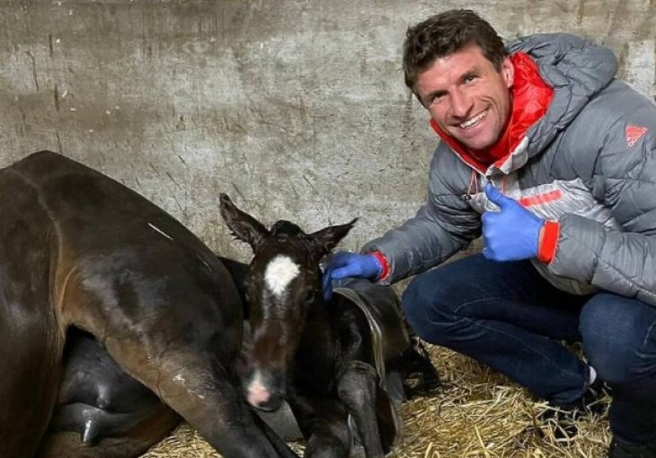 PETA optužila Thomasa Müllera za zlostavljanje konja