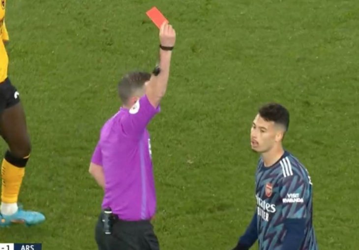 AU, DEČKO! OVO JE NAJGLUPLJI CRVENI KARTON GODINE: As Arsenala za 5 SEKUNDI dobio dva žuta, evo i kako! (VIDEO)