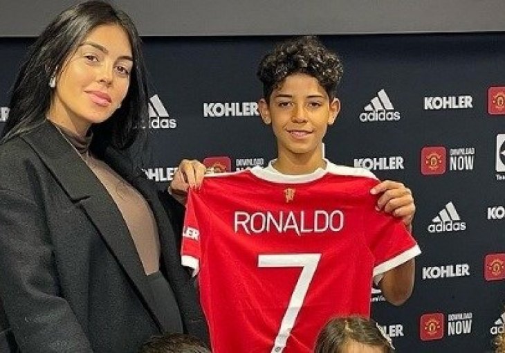 RONALDO MLAĐI POTPISAO ZA UNITED: Nosit će dres sa brojem 7