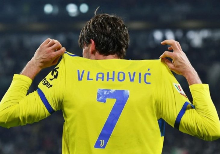 Navijač Juventusa odličnim trikom dres Ronalda zamijenio za onaj Dušana Vlahovića