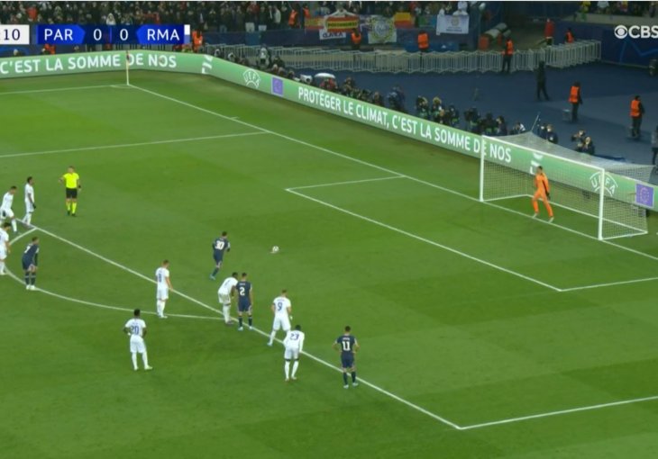 JAOOOOOOOOOO, SVE JE ZASTALO NA TREN Mbappe majstorski izborio penal, a loptu je namjestio Messi (VIDEO)