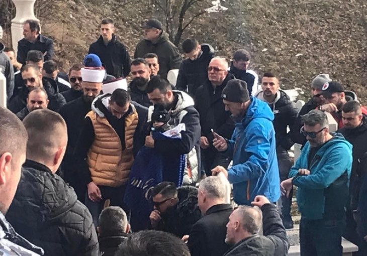 DA SRCE PUKNE: Beba na dženazi Dženana Čeligije