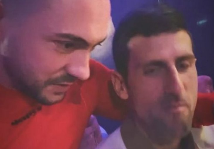 EVO KO JE CRNOGORAC KOJI JE ISPRIČAO ĐOKOVIĆU VIC: Kad saznate PLAKAT ĆETE OD SMIJEHA