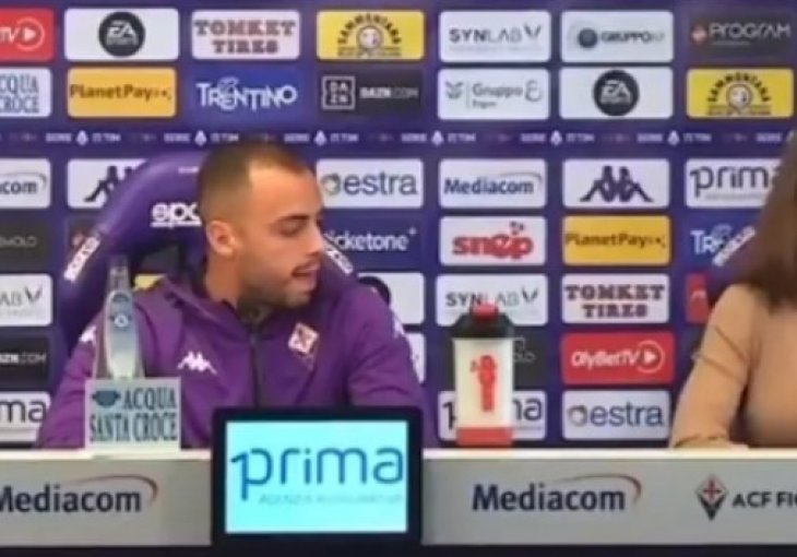 Napadač Fiorentine nije izdržao: Nije mogao da skine pogled s atraktivne novinarke