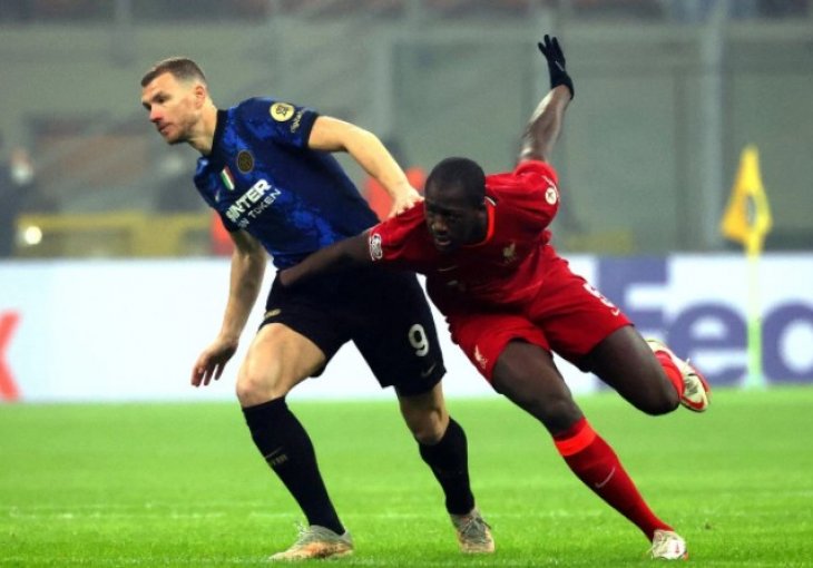 Uspjeh Liverpoola prikazan karikaturom: U glavnoj ulozi su Džeko i Ibrahimović