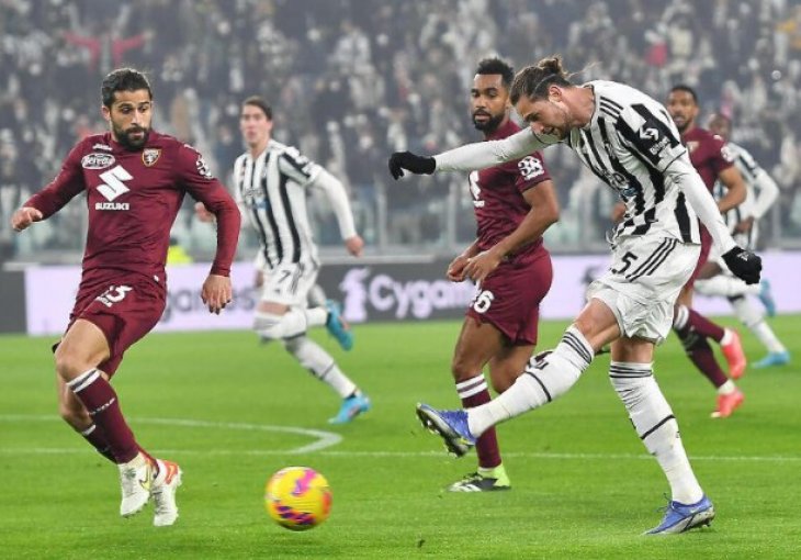 Blijedi Juventus ponovo razočarao i osvojio samo bod u gradskom derbiju