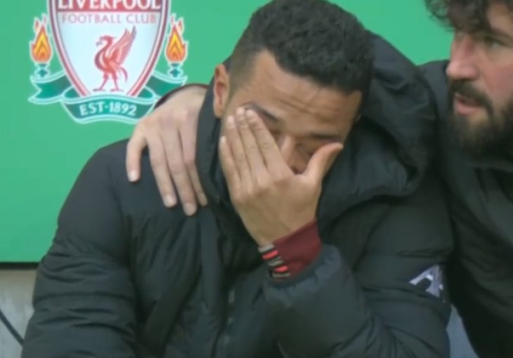 Svi gledaju samo u njega: Zvijezda Liverpoola u suzama prije finala EFL Cupa