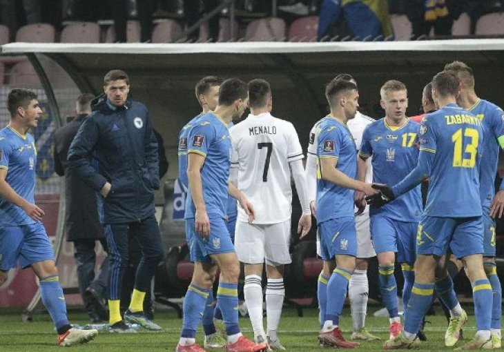 Ne mogu da ratuju, ali su našli način da pomognu: Fudbaleri Ukrajine oduševili svoj narod