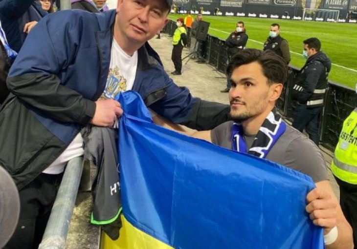 Za rubriku vjerovali ili ne: Rus pobjedu proslavio sa ukrajinskom zastavom