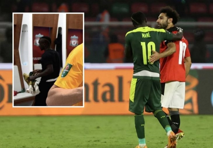 Dok su saigrači slavili trofej on je uzeo serdžadu u ruke i otišao da obavi namaz