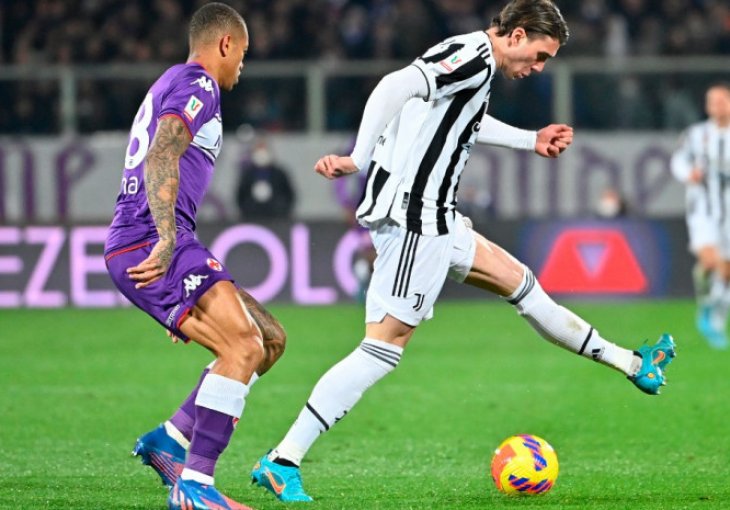 Juventus slavio u Firenci zahvaljujući autogolu u sudijskoj nadoknadi, Vlahović preživio 