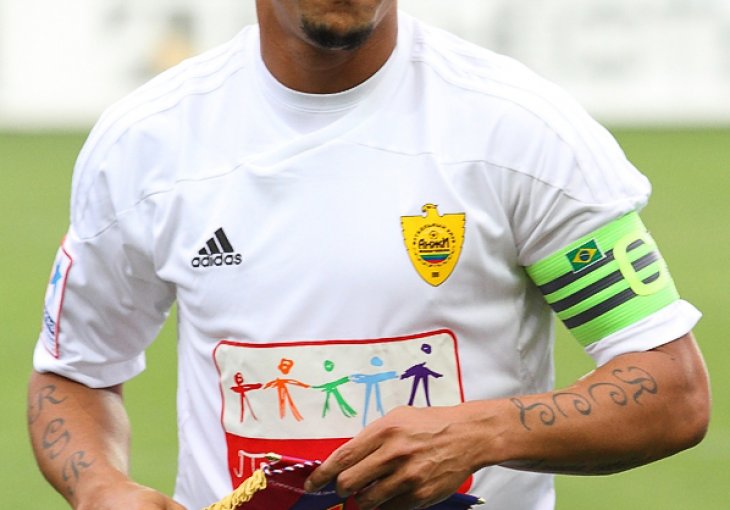 Legendarni Roberto Carlos se vratio fudbalu, ali sve je iznenadio njegov izgled
