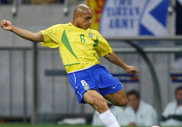 VRATIO SE ROBERTO KARLOS: Sjajni Brazilac postigao gol, a onda pozvao NJEGA! 