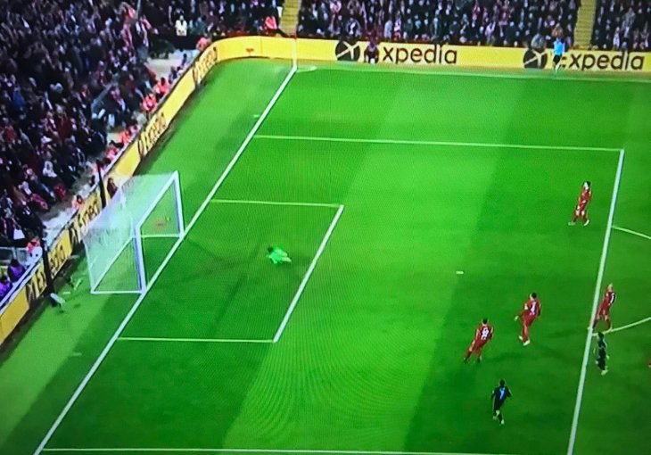 MUUUUUUUUUUUK NA ANFIELDU I SAMO MINUT POSLIJE PLJESAK Ovo ni tri Alissona ne bi odbranila: Gol za TV špice, a onda neviđena glupost...