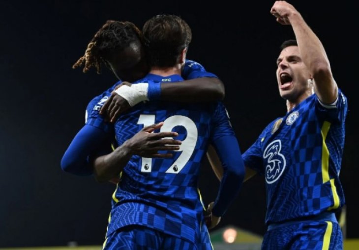 Težak dan za Chelsea završen pobjedom na Carrow Roadu