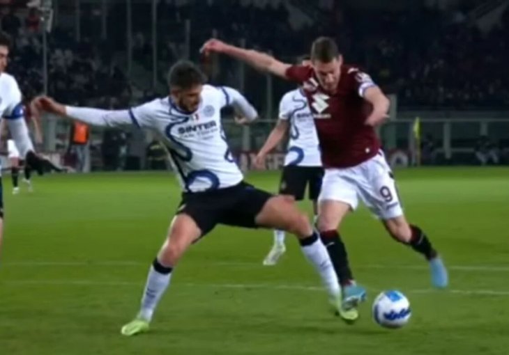 KAKO ĆE NA OVO REAGOVATI INTEROVI RIVALI Stiglo objašnjenje zašto nije dosuđen očigledan penal za Torino protiv Nerazzurra