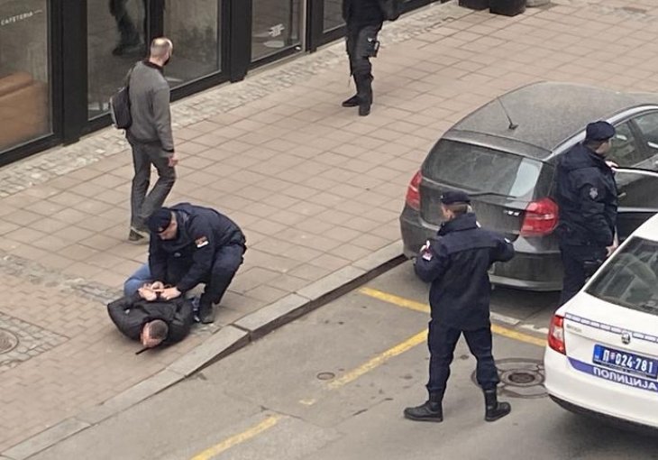 Incident Škota pred duel sa Zvezdom! Policija u centru grada UHAPSILA navijača Rangersa  /VIDEO/