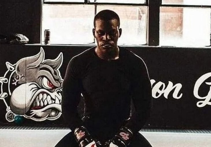 MMA borac preminuo u bolnici nakon nokauta u debitantskom meču