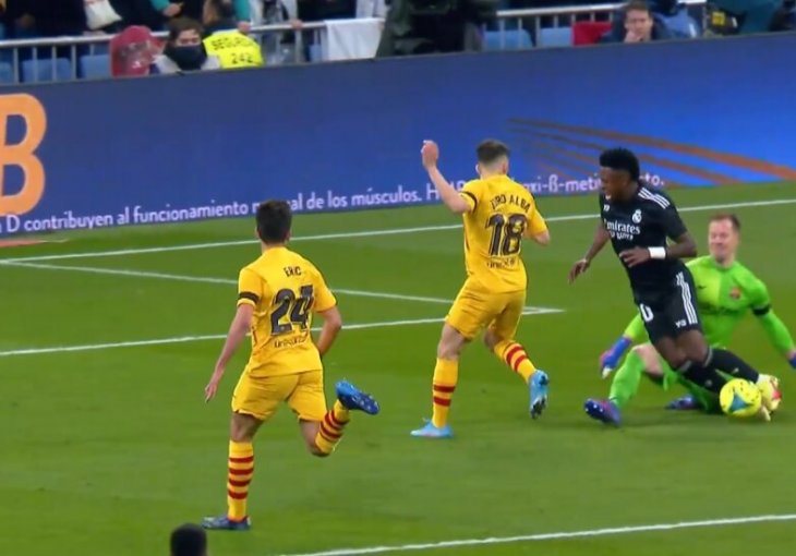 ZAR IMA OBRAZA ZA OVO TRAŽITI PENAL: Komičan pokušaj simuliranja napadača Real Madrida postao viralan