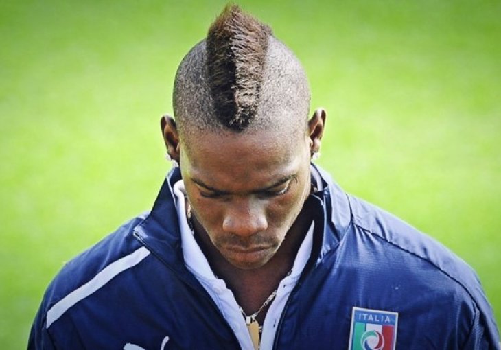 BALOTELLI SE DOSLOVNO NUDIO AZURIMA, ODBILI SU GA Sad kad su se propisno obrukali objavio je samo jednu sliku