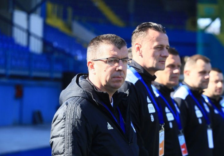 SKANDAL: Ko poziva igrače u našu reprezentaciju?