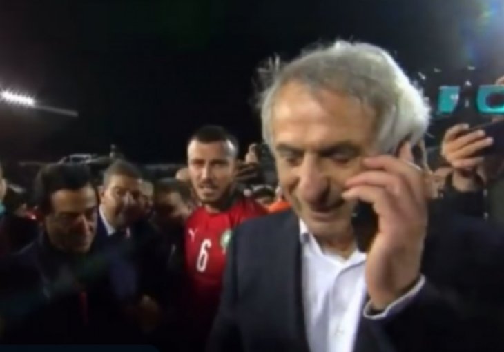Halilhodžić prekinuo slavlje na terenu: Ućutkao sve, javio se sa: “Vaše Veličanstvo“