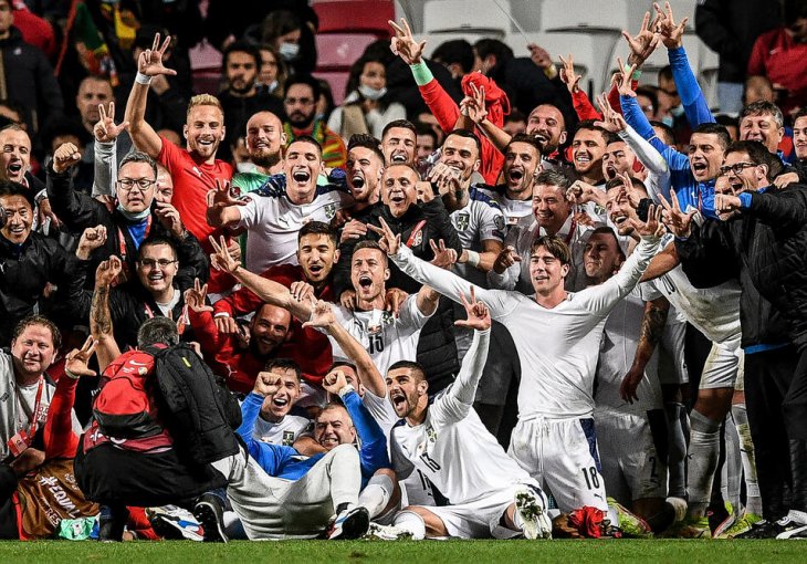 DAJTE BRAZIL DA SE IGRAMO: Fudbaleri Srbije su priželjkivali Karioke! Pogledajte pjesmu iz svlačionice za Neymara i društvo! VIDEO