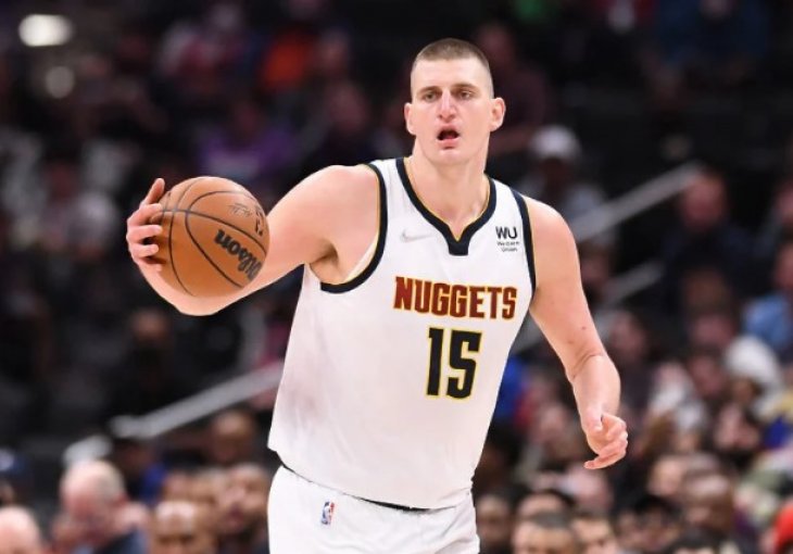 Jokić ponovo dominirao, saigrači nisu pratili