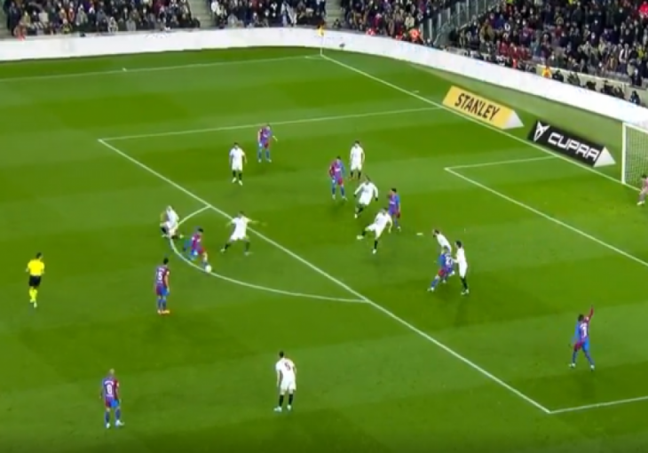 JAOOOOOOOOO MAJSTORE Nou Camp kliče njegovo ime: Zabio je baš kao Messi, a niko nije ni sanjao da će ih on oduševljavati (VIDEO)