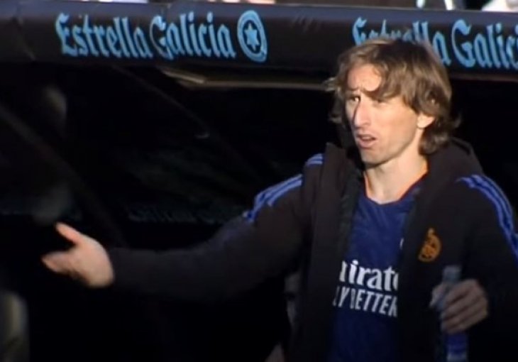 DIŽI SE PI**A TI MATERINA! URNEBESNO, Luka Modrić mijenjao Anćelotija na klupi Reala: Kakva budala, majko moja!