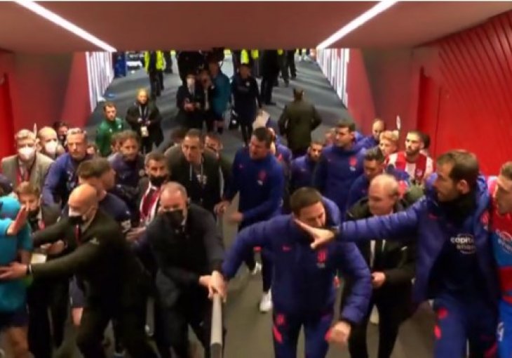 Šime, totalno nepotrebno: Obračun se nastavio i u tunelu Wanda Metropolitano stadiona, Vrsaljko gađao flašom, pa pljuvao članove Manchester Cityja