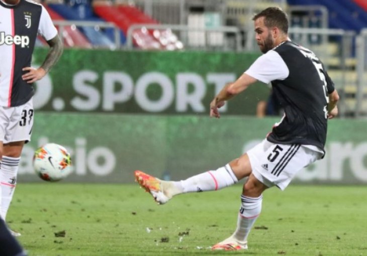 Miralem Pjanić i Memphis Depay skupa napuštaju Barcelonu i postaju saigrači u velikanu?!