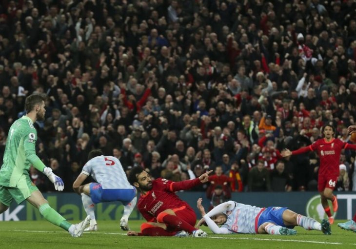 KOMENTAR KOJI JE DO SUZA NASMIJAO LJUBITELJE FUDBALA: Fan Uniteda uporedio svoj klub sa trećeligašem, pa dobio BRUTALAN ODGOVOR!