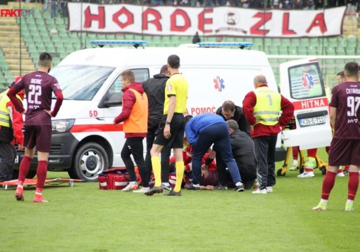 FUDBALER SARAJEVA SE SRUŠIO NA TERENU: Hitno prevezen u bolnicu 
