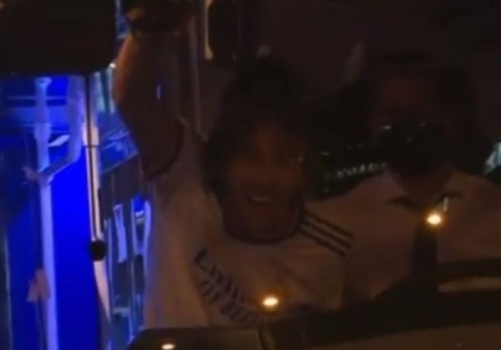 Modrić pokušao voziti autobus na Realovoj proslavi naslova prvaka, evo kako je sve okončano (VIDEO)