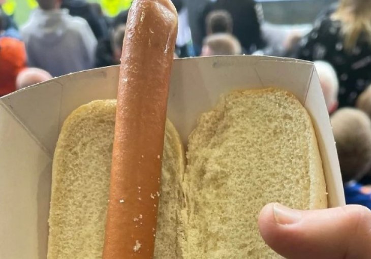 Fotografija hot-doga sa engleskog stadiona obišla svijet, evo koliko je plaćen