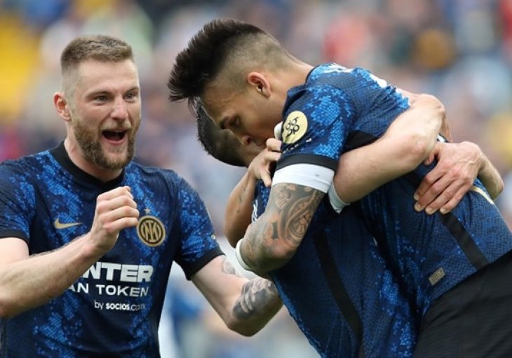 Sky Sports: United je ponudio Martiala i 50 miliona eura za veliku Interovu zvijezdu