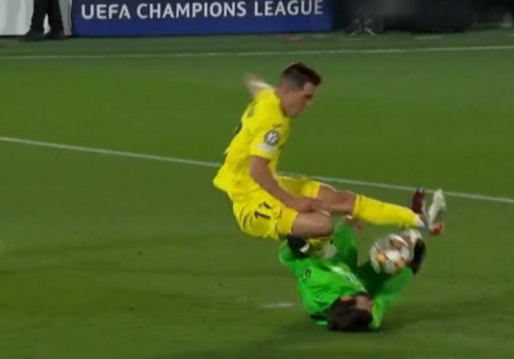 SVI SU U ČUDU, DA LI JE OVO PENAL? Sudija je samo odmahnuo rukom! Pogledajte sporni detalj u Ligi šampiona (VIDEO)