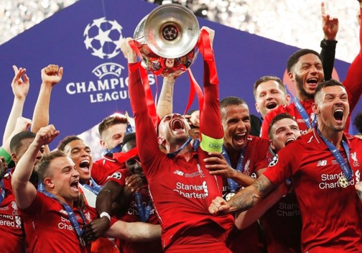 Carragher: Liga prvaka je najveći trofej koji možeš osvojiti! Richards: Nije