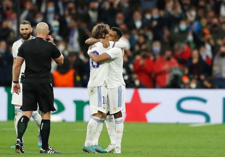 MODRIĆ ZAGRLIO SAIGRAČA, A ONDA SE KLUB NAŠALIO S NJIMA: Objavili sliku uz hit opis (FOTO)