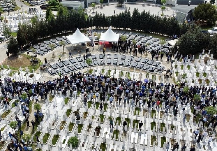 Pogledajte kako je iz zraka izgledala sahrana Ivice Osima na sarajevskom groblju Bare